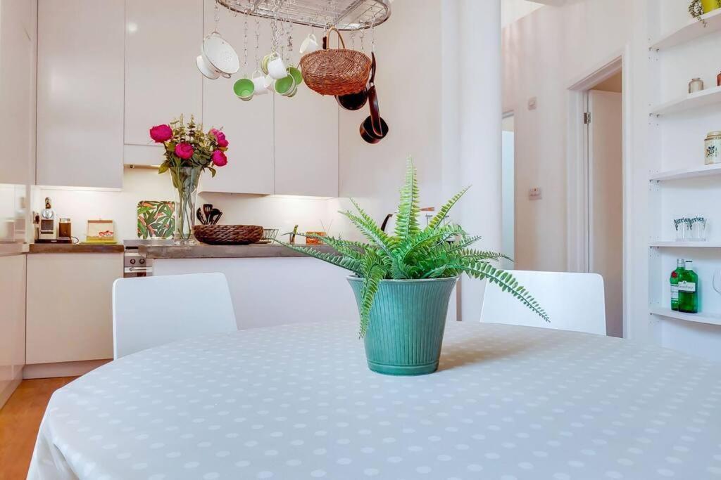 Appartamento Vy6 - Stylish Loft-style 1-bed Near Borough Market Londra
