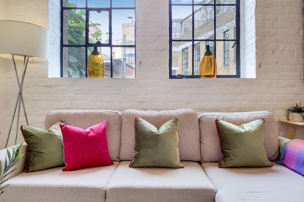 Vy6 - Stylish Loft-style 1-bed Near Borough Market *