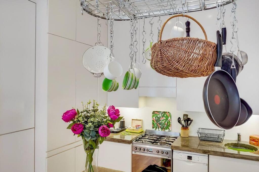 Vy6 - Stylish Loft-style 1-bed Near Borough Market Appartamento Londra