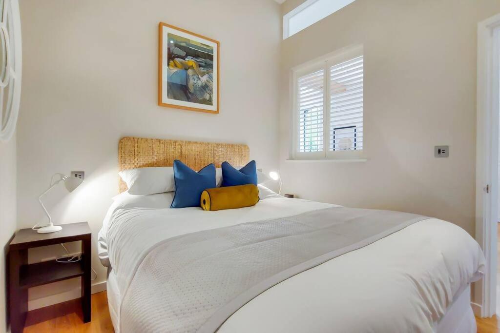 Vy6 - Stylish Loft-style 1-bed Near Borough Market Londra